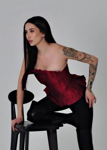 Вика, Г. Советский